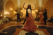 Τα αγγλόφωνα «Poor Things» και τα ελληνικά φιλμ του Γιώργου Λάνθιμου