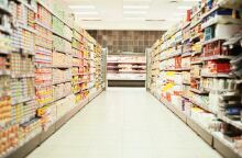 Ράφια με προϊόντα σε σούπερ μάρκετ