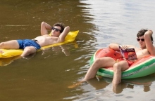 Saltburn, New Year Resolutions και η μεγαλύτερη κοινωνική μελέτη για την ανθρώπινη ευτυχία