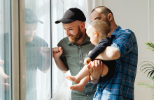 Κομματικές πιρουέτες για ένα ζήτημα ανθρωπίνων δικαιωμάτων