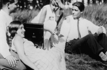 «Άνθρωποι την Κυριακή»: H Ταινιοθήκη της Ελλάδος παρουσιάζει την «ταινία-ορόσημο» του βωβού γερμανικού κινηματογράφου, αποκατεστημένη, συνοδεία πιάνου.