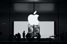 Η Apple ξεπερνά τη Samsung ως κορυφαία σε πωλήσεις smartphone παγκοσμίως – Το iPhone τερματίζει το δωδεκαετές προβάδισμα κορεατικής εταιρίας. 