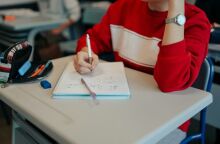 ΗΠΑ: Πρώην βοηθός δασκάλου παραδέχτηκε στο δικαστήριο ότι είχε πολλαπλές σεξουαλικές σχέσεις με έφηβα αγόρια ενώ δούλευε σε σχολείο του Κεντάκι.