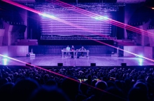 Ανταπόκριση από την παράσταση «Aether» των Max Cooper και Satyajit Das στο Μέγαρο Μουσικής Αθηνών