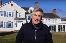 Άλεκ Μπάλντουιν: Προς πώληση για τέταρτη φορά το πολυτελές σπίτι του στα Χάμπτονς - Ξενάγηση μέσω βίντεο στο κτήμα των 10 στρεμμάτων.