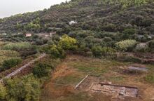 ΥΠΠΟ: Σημαντικά στοιχεία για το μνημειακό οικοδόμημα που ανακαλύφθηκε το 2022 στο Κλειδί Σαμικού - Πρόκειται για ναό του 6ου αιώνα π.Χ.