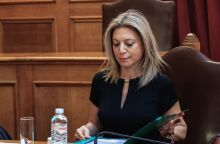 Στην εξεταστική επιτροπή της Βουλής η πρόεδρος του Συλλόγου Θυμάτων Μαρία Καρυστιανού