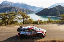 Ράλι Μόντε-Κάρλο: Ο Elfyn Evans στην 1η θέση, μόνο 4,5 δευτερόλεπτα μπροστά από τον Sebastien Ogier