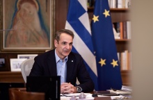 Ο Κυριάκος Μητσοτάκης στο γραφείο του στο Μέγαρο Μαξίμου