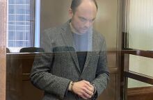 Ο Ρώσος αντιφρονών Καρά-Μουρζά μεταφέρθηκε σε «κελί τιμωρίας» σε νέα φυλακή, λέει η δικηγόρος του - Σε αποικία κρατουμένων στη Σιβηρία.