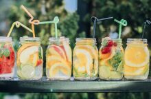 ΑΑΔΕ: Φθηνότερα τα αναψυκτικά «στο χέρι» με ΦΠΑ 13%