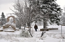 Χιονισμένο τοπίο στα Βίλια και την Ιπποκράτειο Πολιτεία