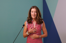 Victoria Hislop: «Τα γλυπτά που έκλεψε ο Έλγιν τροφοδότησαν την ανάγκη μου να γράψω γι’ αυτό»
