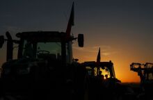 Ελβετία: Τρακτέρ κατέβηκαν στους δρόμους στη Γενεύη, στην πρώτη κινητοποίηση των αγροτών στη χώρα - Ανησυχία για το μέλλον της γεωργίας στην Ευρώπη.