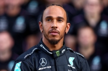 Λιούις Χάμιλτον: Ένας «ιππότης» στο τιμόνι της Ferrari 