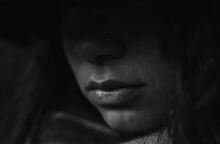 Πώς συνδέονται οι πολυκυστικές ωοθήκες με απόπειρες αυτοκτονίας