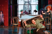 "Η προξενήτρα" από το Εθνικό Θέατρο