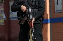 Πακιστάν: Πέντε άνθρωποι σκοτώθηκαν καθώς η βία αμαυρώνει τις βουλευτικές εκλογές - Χιλιάδες στρατιώτες έχουν αναπτυχθεί στους δρόμους και στα εκλογικά τμήματα.