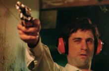 Σαν σήμερα 8 Φεβρουαρίου: Το 1976 η πρώτη προβολή της ταινίας «Ο ταξιτζής» του Μάρτιν Σκορσέζε - Φιλμ ορόσημο και ρεσιτάλ υποκριτικής από τον Ρόμπερτ Ντε Νίρο.