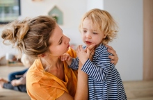  Παγώνη για στρεπτόκοκκο: Ποια συμπτώματα πρέπει να ανησυχούν τους γονείς