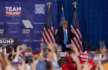 Τραμπ: Τα σχόλια για Ρωσία και ΝΑΤΟ εξόργισαν τον Λευκό Οίκο