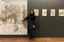 H Λουΐζα Καραπιδάκη, μας ξεναγεί στη συλλογή Παπαθεοδώρου στην Ελληνοαμερικάνικη Ένωση