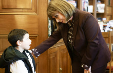 Η Πρόεδρος της Δημοκρατίας Κατερίνα Σακελλαροπούλου δέχεται παιδιά από τη Φλόγα που νίκησαν τον καρκίνο