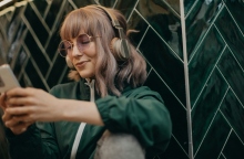 Εφαρμογές αναγνώρισης μουσικής: Τα τεχνολογικά εργαλεία που εντοπίζουν τραγούδια ακόμα και αν δεν ξέρετε τον καλλιτέχνη ή τον τίτλο