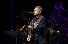 Γιώργος Νταλάρας