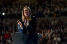 Η Ρομπέρτα Μέτσολα σε εκδήλωση για τις Ευρωεκλογές στο Ωδείο Αθηνών 