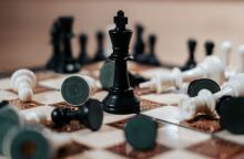 Σκάκι: Οκτάχρονος κέρδισε γκραν μάστερ - Κατέρριψε το παγκόσμιο ρεκόρ νεότερου νικητή - Πώς σχολιάζει τη σπουδαία διάκριση.