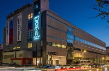 Yael Bartana, "Κι αν οι γυναίκες κυβερνούσαν τον κόσμο (What if Women Ruled the World)"