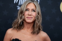 Τζένιφερ Άνιστον: Μερικές από τις στιγμές της στα βραβεία «People's Choice» 