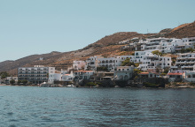 Κύθνος: Το «έξυπνο νησί» και το τοπικό αντι-αιολικό κίνημα