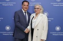 Συνάντηση του υπουργού Υγείας Άδωνι Γεωργιάδη με την πρώτη ασθενή στην οποία συνταγογραφήθηκε σκεύασμα φαρμακευτικής κάνναβης.