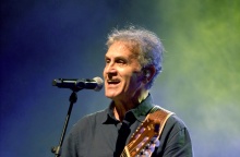 Γιώργος Νταλάρας