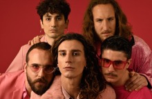 Το συγκρότημα Virgin Mary’s Eyes μας καλωσορίζει στον ροζ κόσμο του