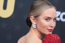 Έμιλι Μπλαντ: Σε συζητήσεις για τη νέα ταινία «The Smashing Machine» με τον «The Rock»