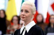 Κηδεία Ναβάλνι: Η χήρα του Ρώσου αντιφρονούντα, Γιούλια, αποχαιρέτισε με ανάρτηση στο Χ τον σύζυγό της: «Σε ευχαριστώ για τα 26 χρόνια απόλυτης ευτυχίας».