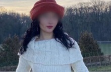 Η 22χρονη που δέχθηκε επίθεση με μαχαίρι στην Ερμού