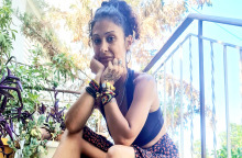 Η Μαρία Κείσογλου μας μιλάει από το μπαλκόνι της