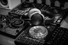 Ο Προκόπης Δούκας σχολιάζει το νομοσχέδιο του Υπουργείου Πολιτισμού για τα ελληνικά τραγούδια