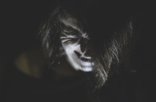 Η 32χρονη για τον άγριο ξυλοδαρμό της από τον 34χρονο σύζυγό της