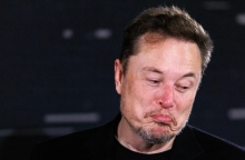 O Μασκ τρολάρει τον Ζούκερμπεργκ για τα προβλήματα της Meta