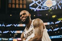 ΛεΜπρόν Τζέιμς: Παραγωγός ντοκιμαντέρ για το History Channel - Θα αφηγούνται σημαντικές στιγμές και προσωπικότητες της ιστορίας του αθλητισμού.