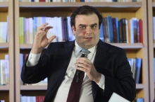 Συνέντευξη Πιερρακάκη για τα μη κρατικά πανεπιστήμια