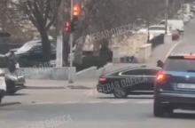 H στιγμή της έκρηξης στην Οδησσός όπως την έζησε δημοσιογράφος της ΕΡΤ