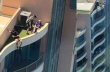 «Κόβουν» την ανάσα οι τρεις έφηβοι σε κορυφή πολυκατοικίας 37 ορόφων στην Αυστραλία
