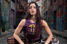 Μαρίνα Σάττι, πέφτω και κυλιέμαι σαν ζάρι