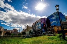 Ηλιοφάνεια με λίγα σύννεφα στο κέντρο της Αθήνας